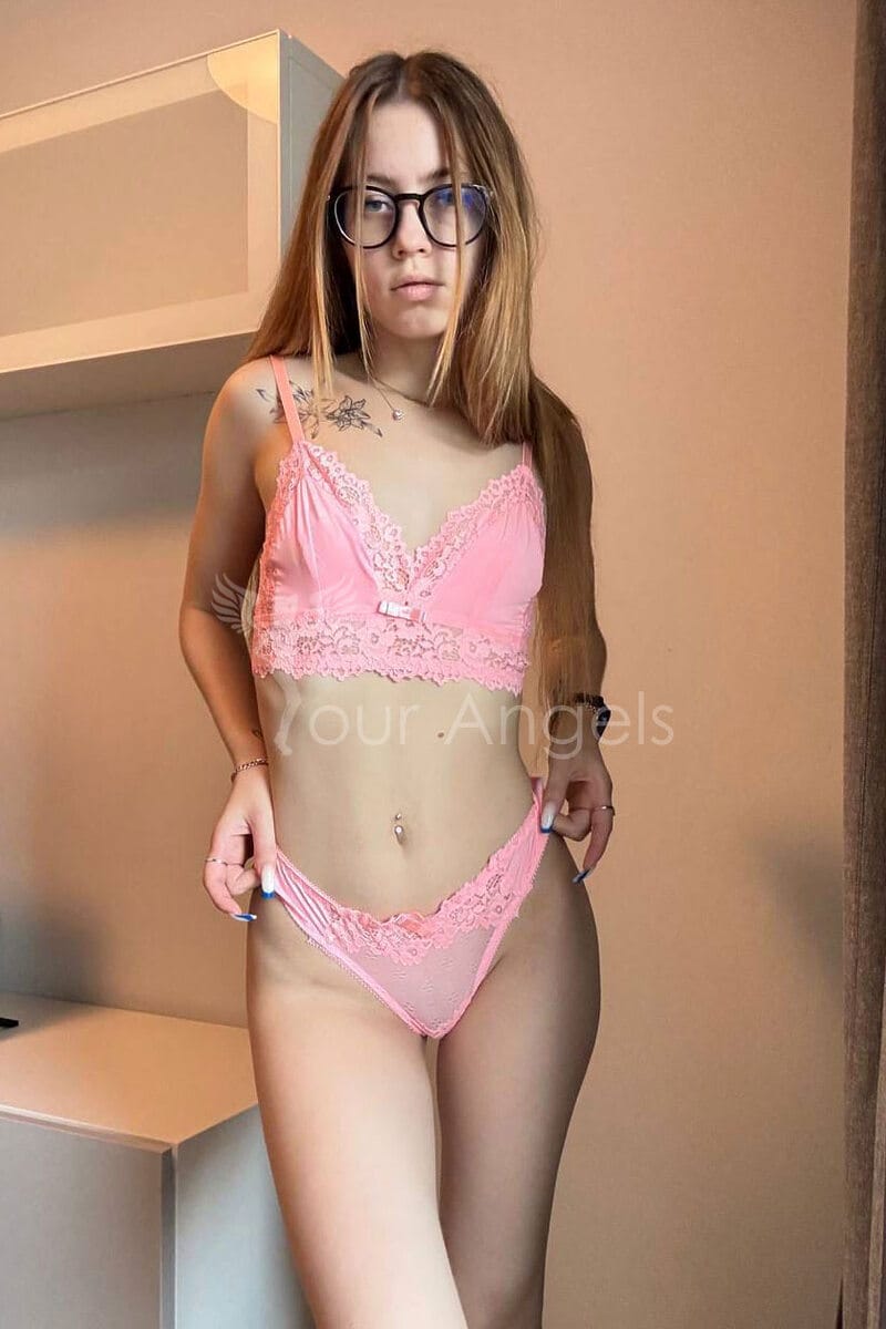 Riana απο Ρωσία - 21 ετών | 04 Ιούλιος 2026 Riana | yourangels escort