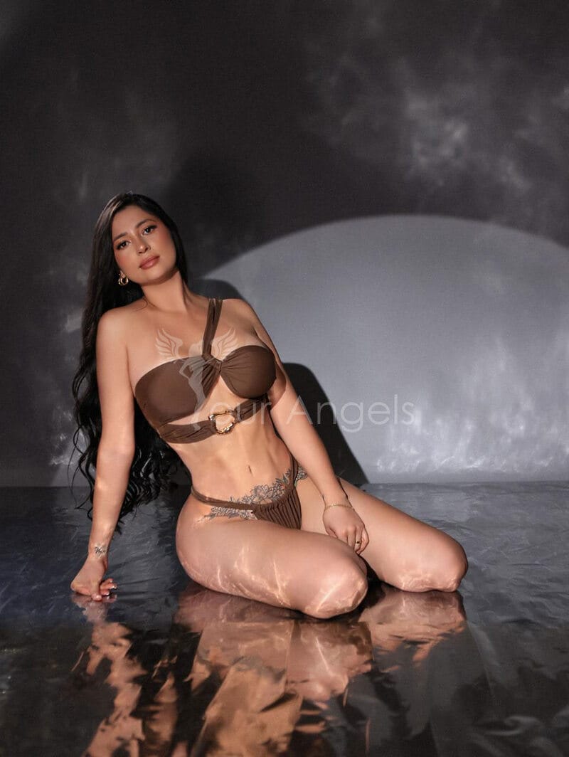 Έλλη απο Βραζιλία - 25 ετών | 11 Ιούλιος 2024 Έλλη | yourangels escort